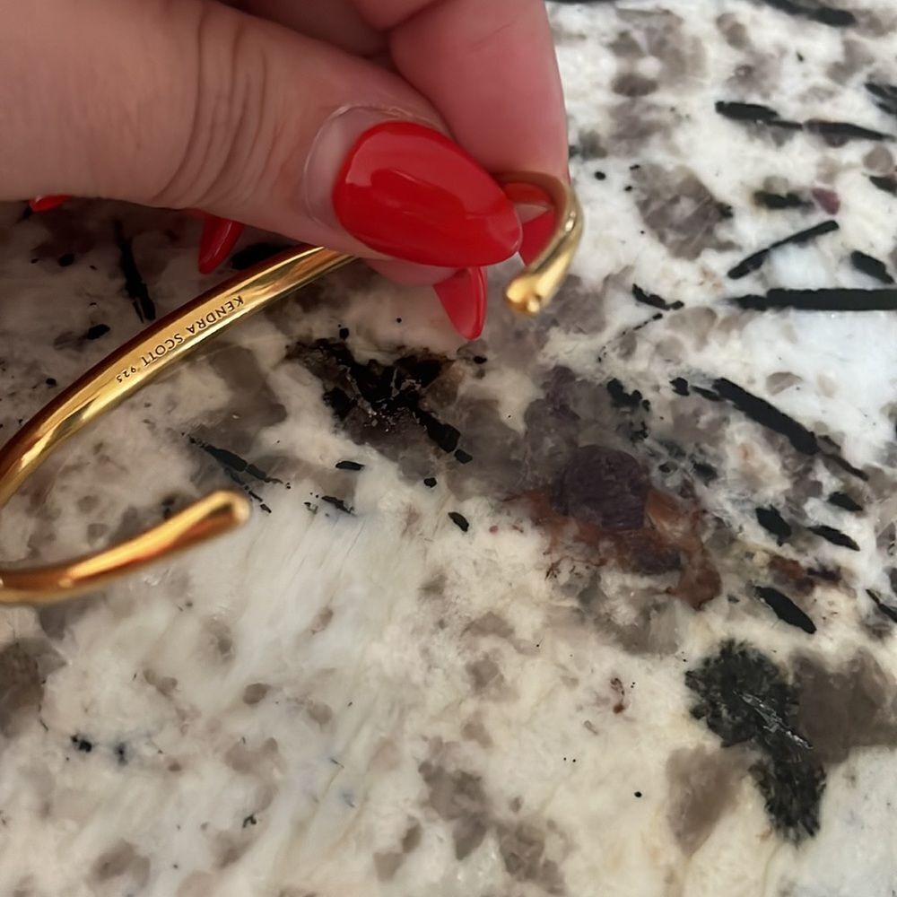 Gold open bangle - Picture 6 of 6